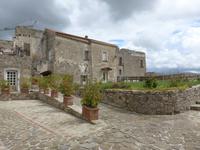 im Hof der Festung Agropoli