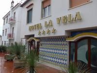 Hotel La Vela - Strassenansicht