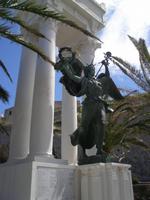 Ehrenmal in Calvi unterhalb der Zitadelle