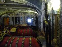 Zaumzeug von vor 300 Jahren in prachtvoller Muschelgrotte