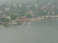Ein etwas getrübter Blick von der Isola Bella zu unserer Schiffsanlegestelle in Stresa.
