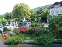 Unser Hotel Royal ist von Blumen eingebettet und auch unser Bus.