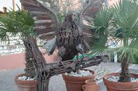 Skulpturen am Hafen in Garda