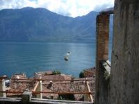 ... über den Dächern von Limone ...