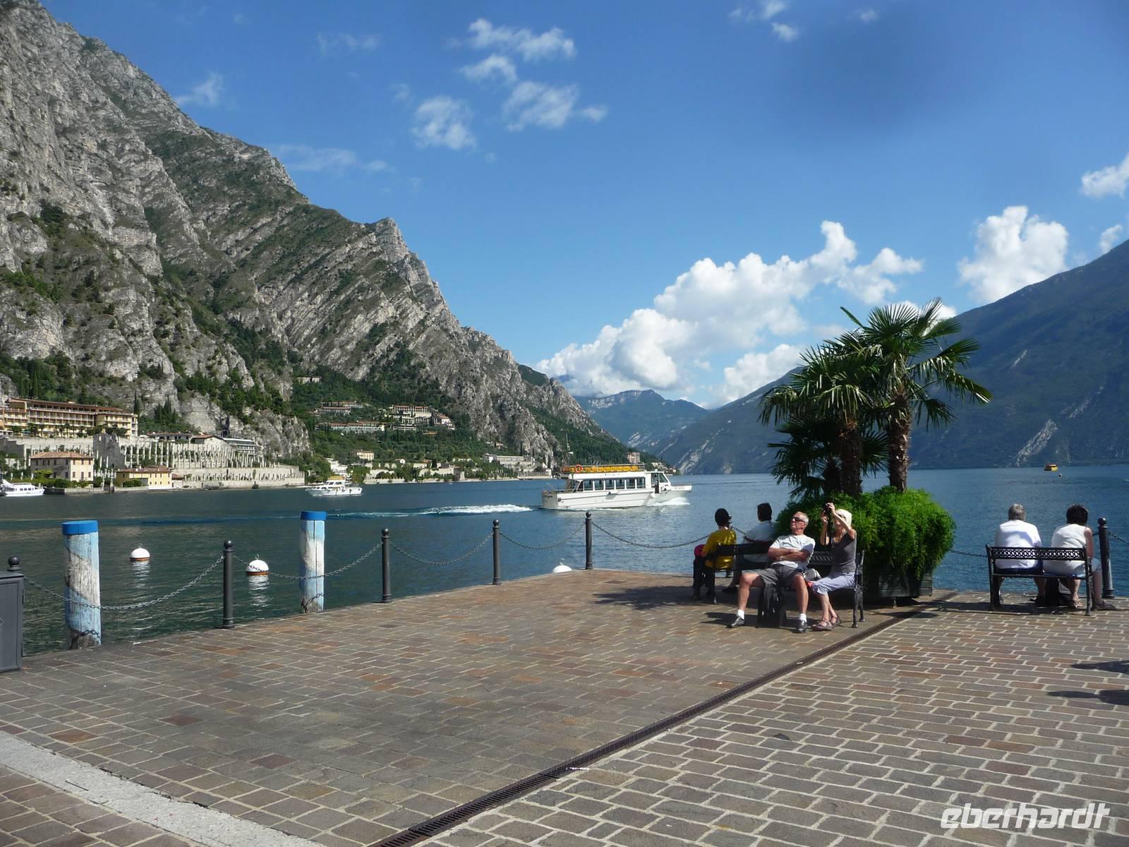 ... und dann Ausruhen auf der Promenade in Limone ...