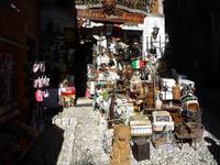 Ein Trödelladen, wo man gern mal kurz verweilt.