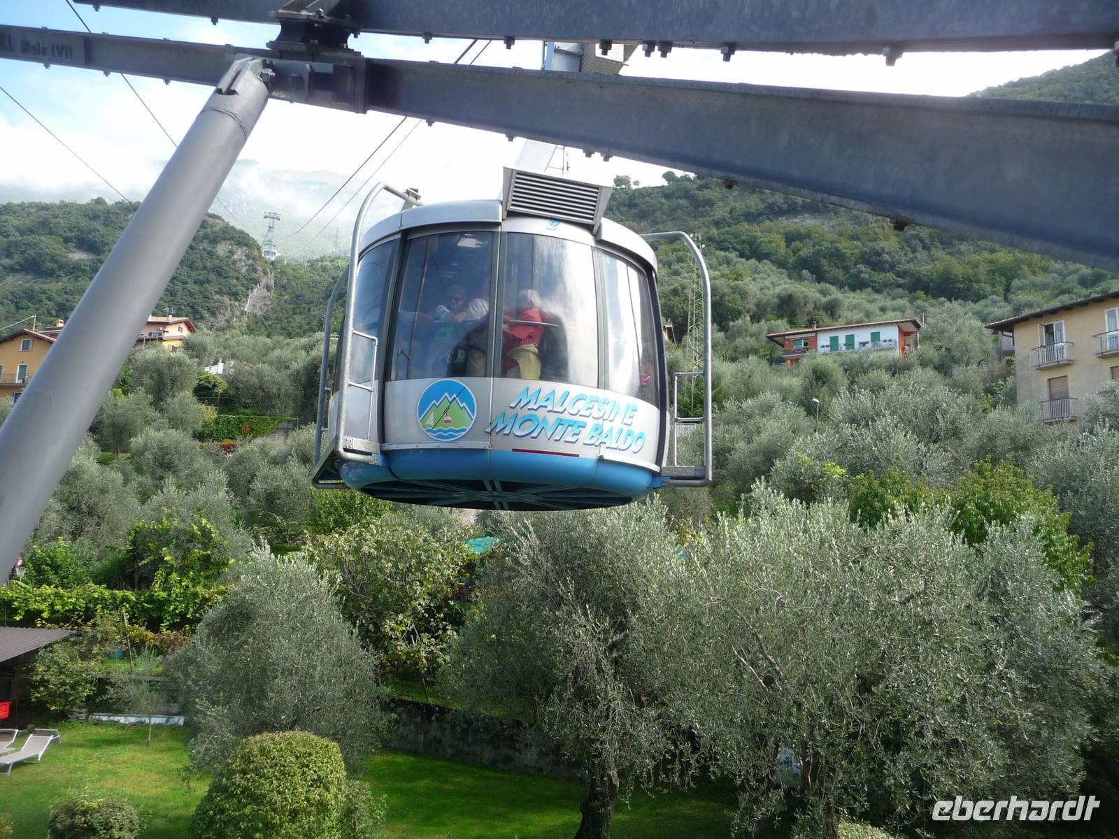 Die Bahn, die sich während der Fahrt einmal um sich selbst dreht, schön gemütlich.