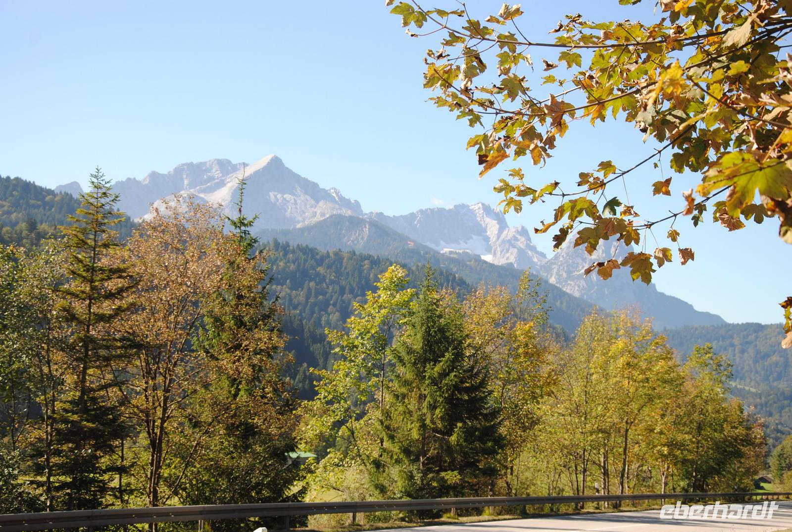 Rückfahrt nach Dresden - über Garmisch - hier die Zugspitzmassiv