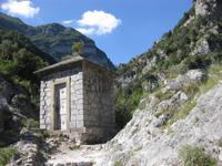 Kleine Bergkapelle am Weg