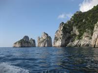 Die berühmten Faraglioni-Felsen von Capri