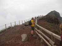 Wanderweg auf dem Kraterrand