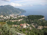 Ausblick über Pontone und Ravello auf die Amalfiküste