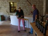 Weinverkorkung im Museum in Aggius 
