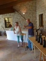 Weinverkorkung im Museum in Aggius 