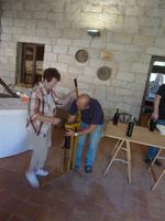 Weinverkorkung im Museum in Aggius 