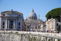 Blick auf den Petersdom von der Engelsbrücke aus