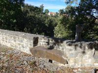 Cilento-Rundfahrt idyllischer Platz in der Mauer