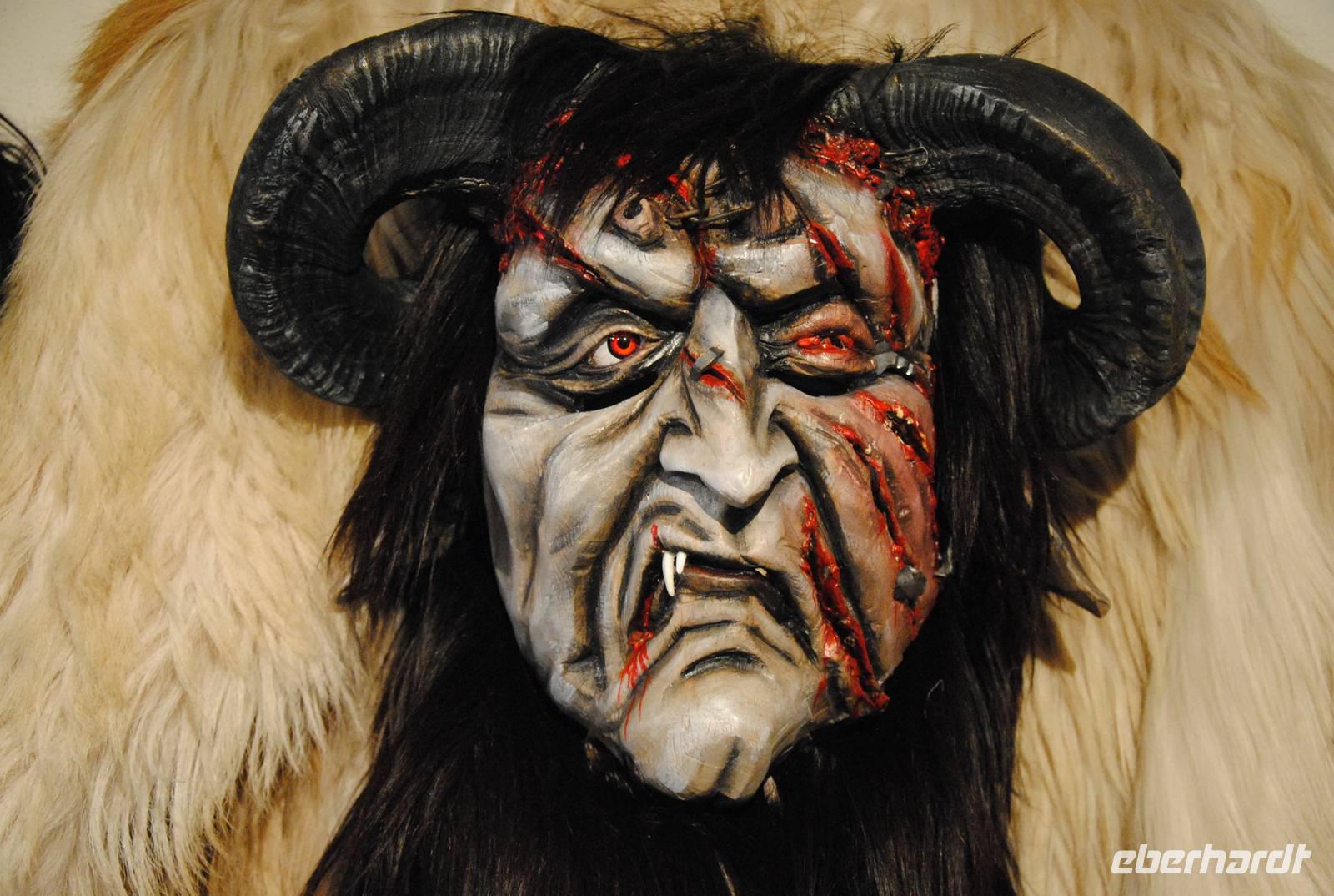 Maskenausstellung Krippenmuseum Ahrntal