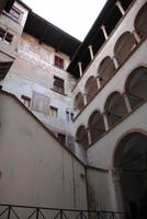 Hof mit drei übereinanderliegenden Galerien - Castello Buonconsiglio