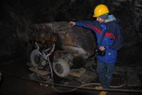 Vorführung im Stollen von noch funktionsfähigen Maschinen u. Geräten