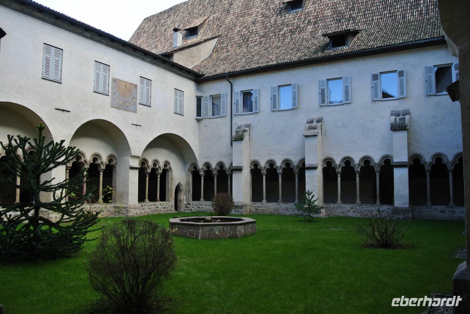 Kreuzgang im Franziskanerkloster in Bozen