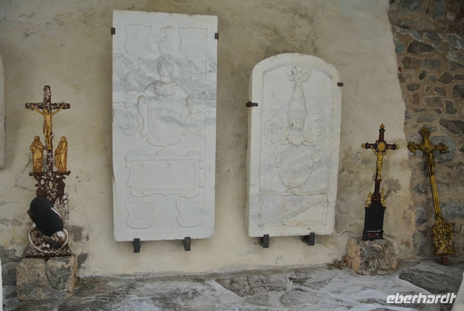 Im Schloss Naudersberg