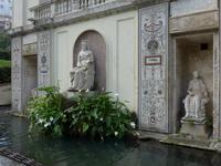 Brunnen am Gebäude der Päpstlichen Akkademie