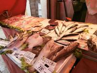 Fischmarkt in der Halle Pescheria Venedig