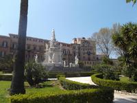 Brunnen vor dem Regierungspalast in  Palermo