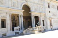 Die Villa Medici von der Parkseite