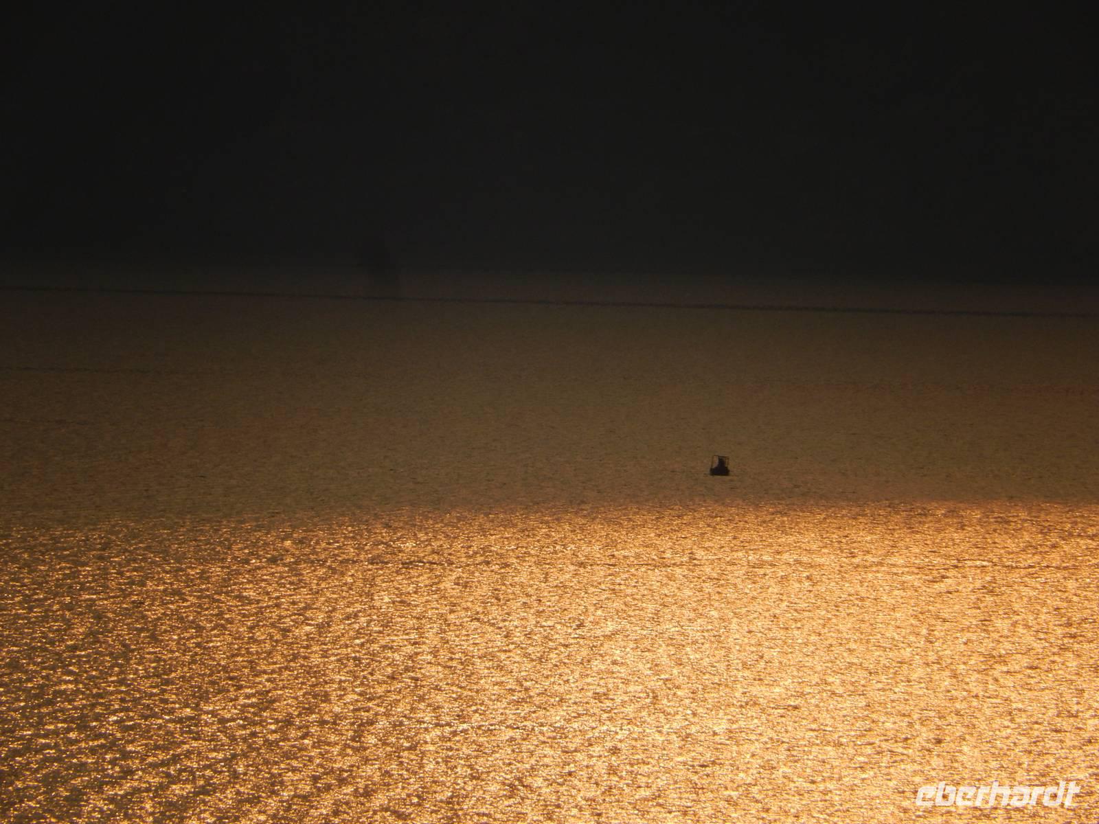 Einsames Boot auf dem Gardasee
