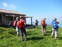 Wolfgang erklärt Merkmale des Hauses