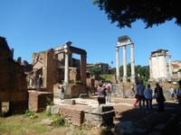 Im Tempel der Vesta wurde das ständig brennende Feuer gehütet
