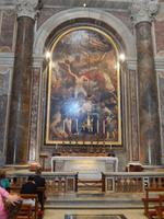 Seit seiner Seligsprechung befindet sich das Grabmal von Papst Johannes Paul II. im rechten Seitenschiff des Petersdoms