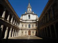 Marilisa führte uns durch den Innenhof des Staatsarchivs, eine wahre kleine Perle