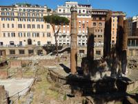 Auf dem antiken Platz befinden sich die Überreste von gleich vier römischen Tempeln