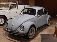 Dieses Modell ist ein ganz besonderes. Papst Johannes Paul II. bekam 2004 einen der letzten 3000 produzierten VW Käfer geschenkt