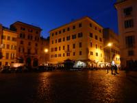 Wir kamen auch am Piazza Farnese vorbei, der schon relativ ruhig war zu dieser Zeit
