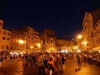 Ein ganz anderes Bild als der Piazza Farnese bot uns der zu dieser Zeit noch überfüllte Campo de Fiori
