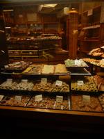 Bis spät in die Nacht bieten römische Lebensmittelgeschäfte ihre frischen Waren an