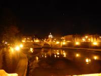 Von der Engelsbrücke konnten wir in der Ferne bereits die Kuppel des Petersdoms erkennen