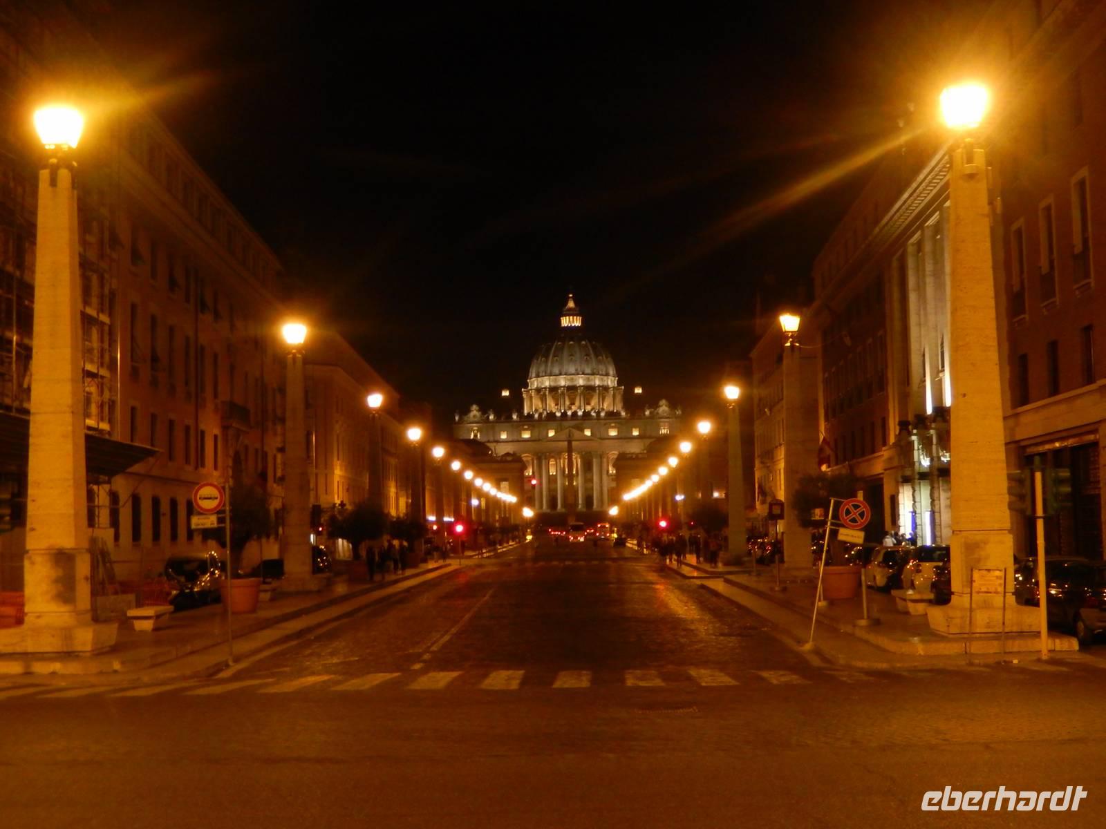 Besonders imposant schlossen wir unseren Spaziergang mit einem Gang entlang der Via della Conciliazione ab