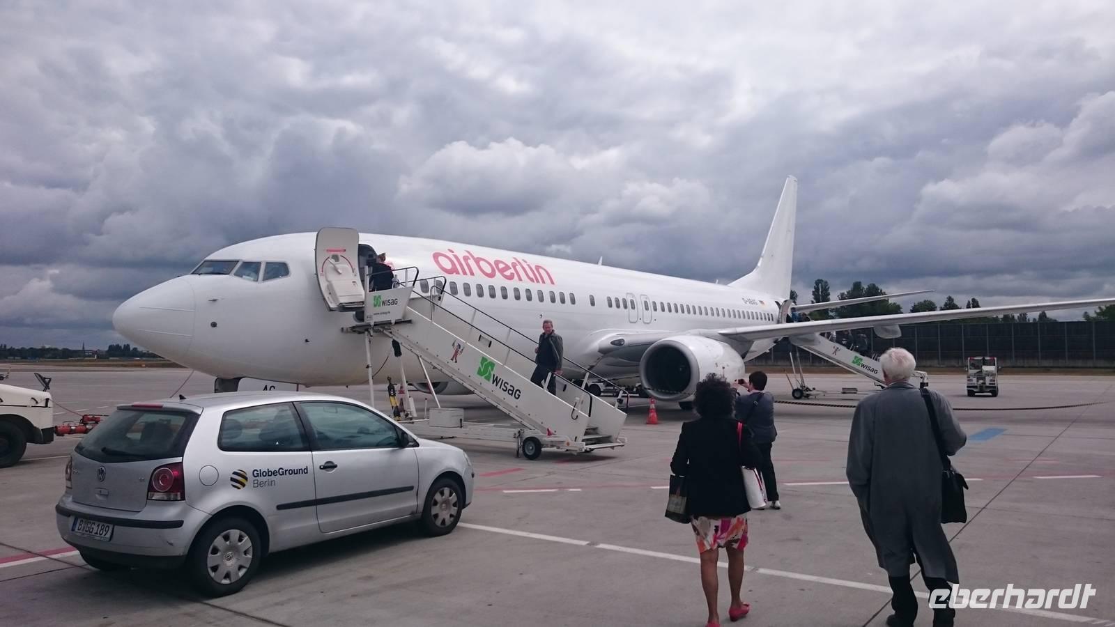 Mit einer Boeing 737 reisten wir mittags von Berlin nach Rom