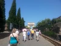 Auf zum Forum romanum durch den Titusbogen