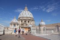 Auf dem Dach des Langschiffes von S. Pietro