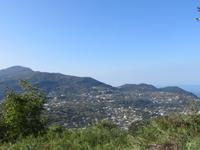 Ausblick auf das Innere von Ischia bei der Wanderung