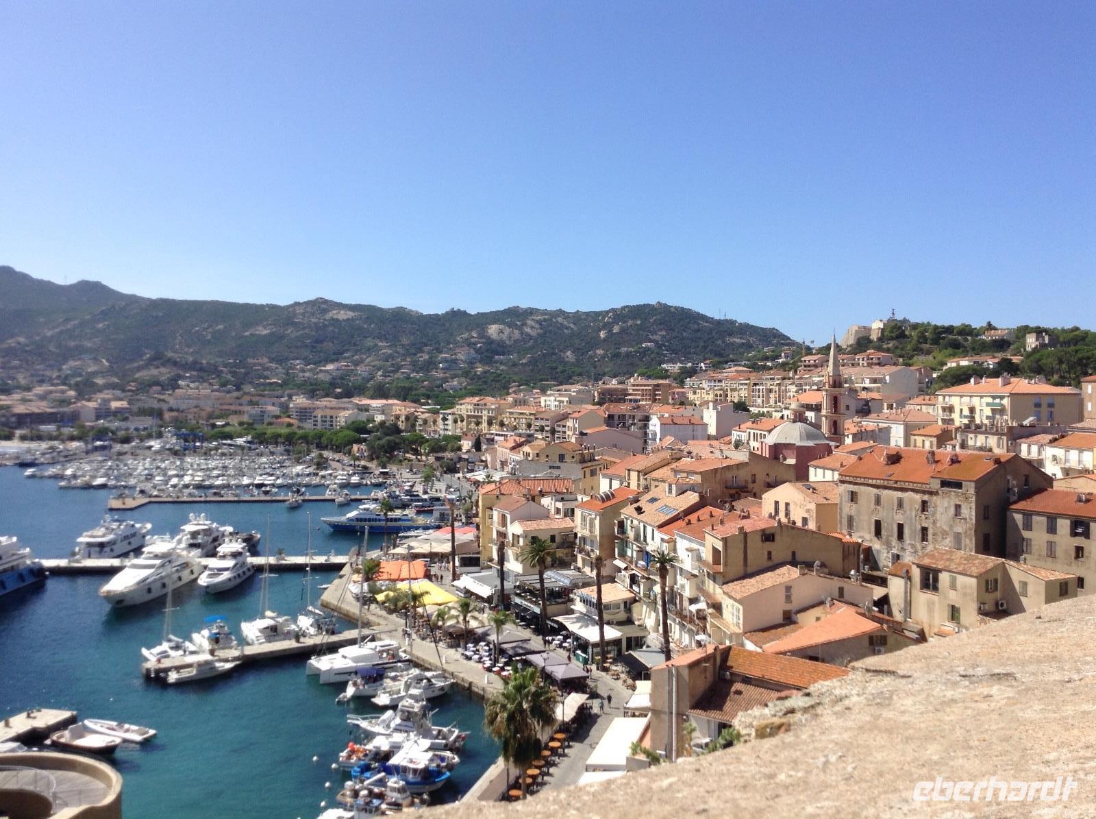 Blick auf Calvi