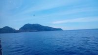 Blick auf Capri von der Fähre aus