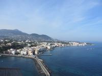 Blick vom Castello Aragonese auf Ischia Ponte