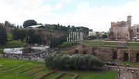 Blick vom Kolosseum zum Palatin-Hügel bzw. Forum Romanum